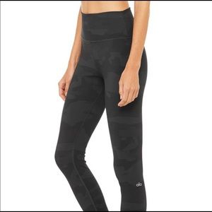 Alo yoga vapor high waisted leggings camo xxs